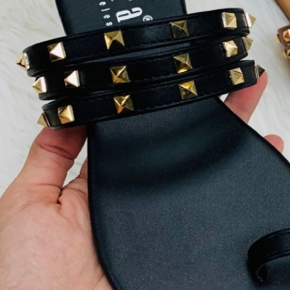 Black studded single toe sandal - Picture 4 of 4